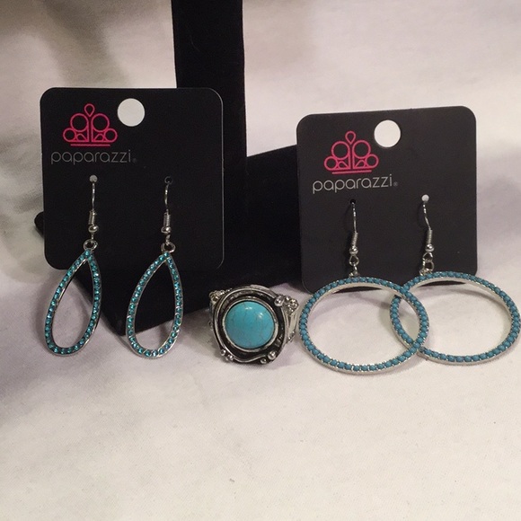 Blue Trio: 2 Earrings & 1 Ring. - Picture 2 of 6